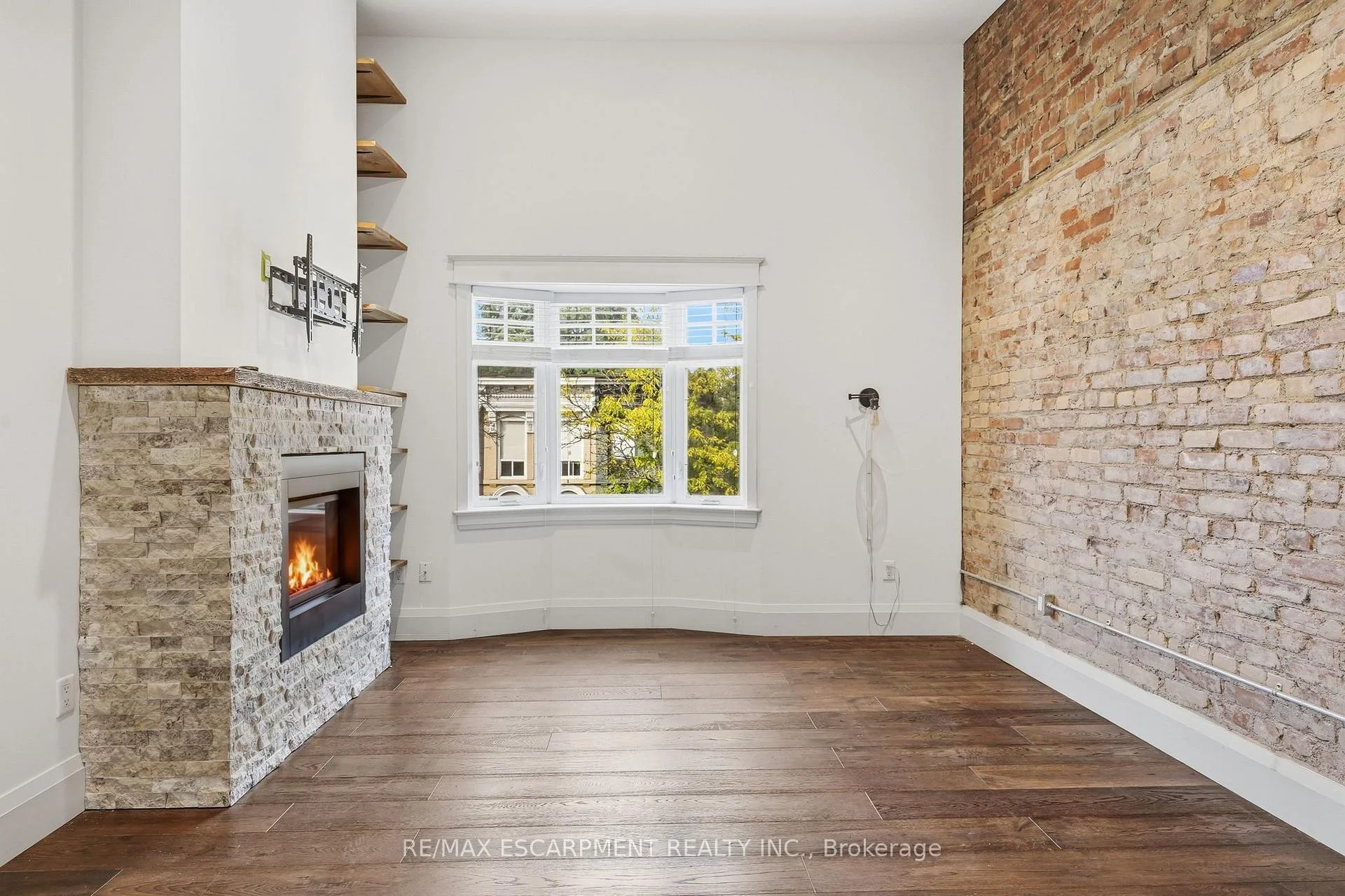 Photo 28 of Unit 4, 172 1/2 James Street N, Hamilton, Corktown — HOMEH