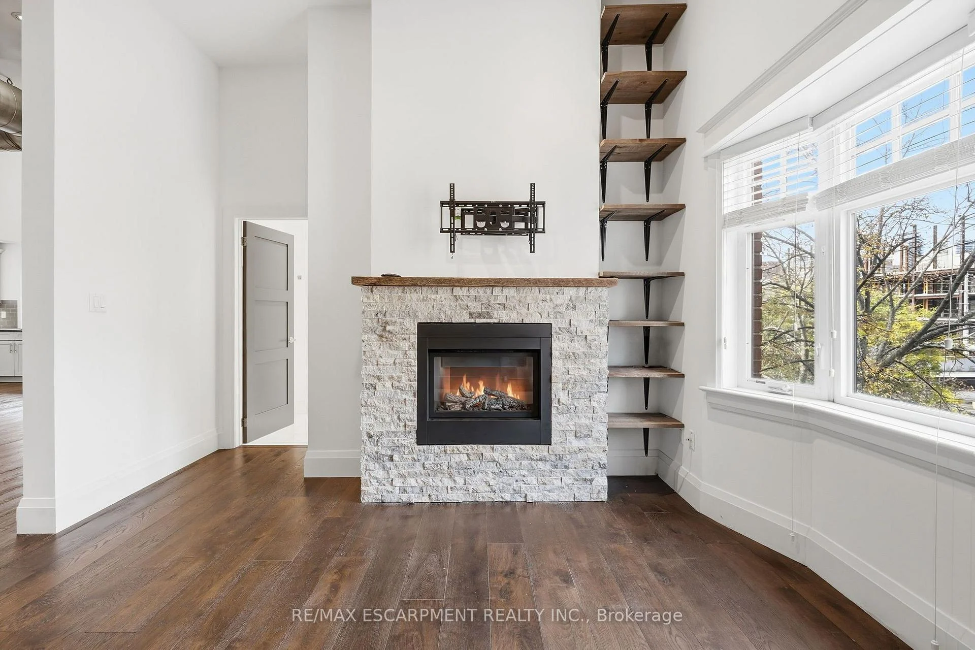 Photo 30 of Unit 4, 172 1/2 James Street N, Hamilton, Corktown — HOMEH