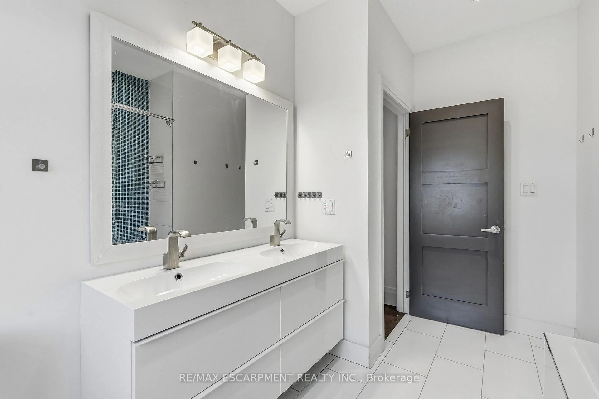 Photo 34 of Unit 4, 172 1/2 James Street N, Hamilton, Corktown — HOMEH