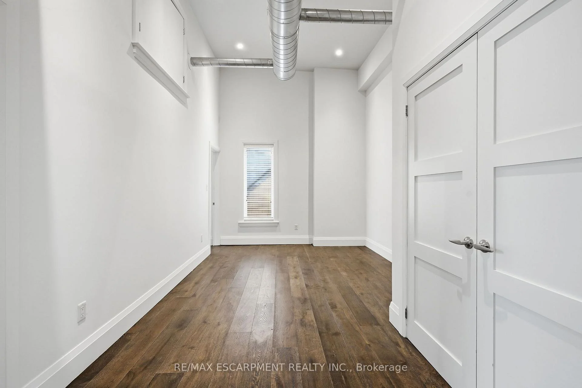 Photo 38 of Unit 4, 172 1/2 James Street N, Hamilton, Corktown — HOMEH