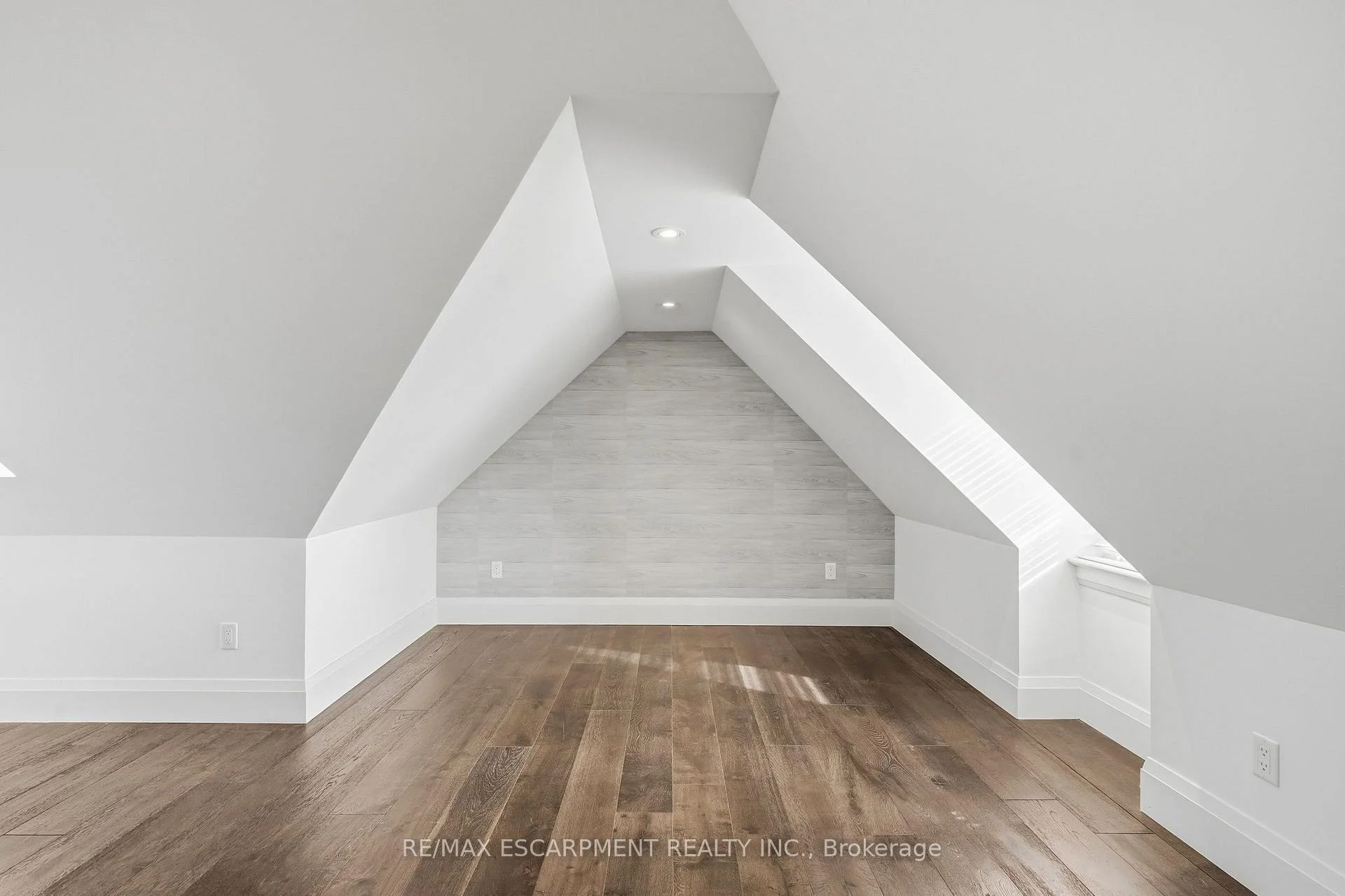 Photo 56 of Unit 4, 172 1/2 James Street N, Hamilton, Corktown — HOMEH