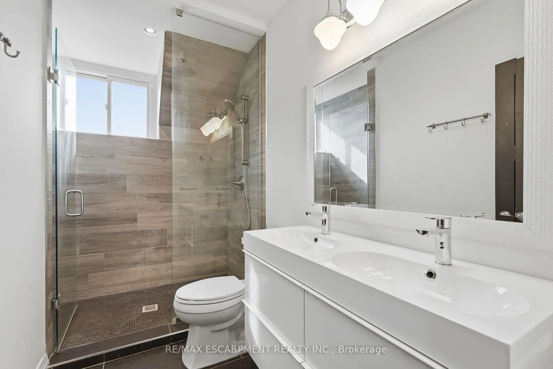 Photo 58 of Unit 4, 172 1/2 James Street N, Hamilton, Corktown — HOMEH