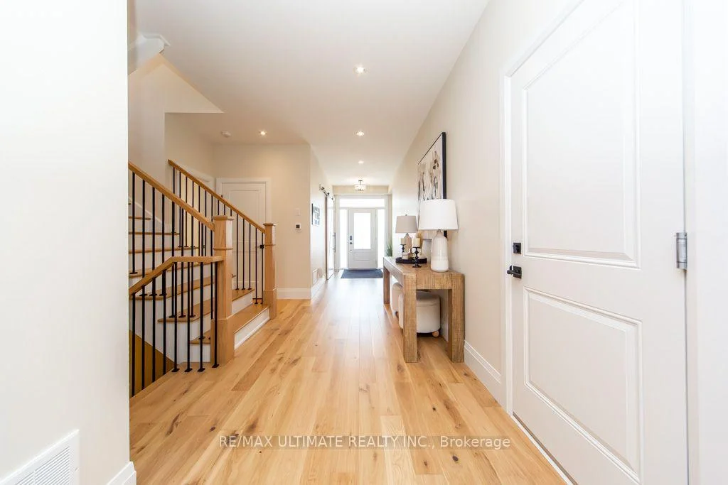 Photo 4 of Unit 6, 100 Watershore Drive, Hamilton, Lakeshore — HOMEH