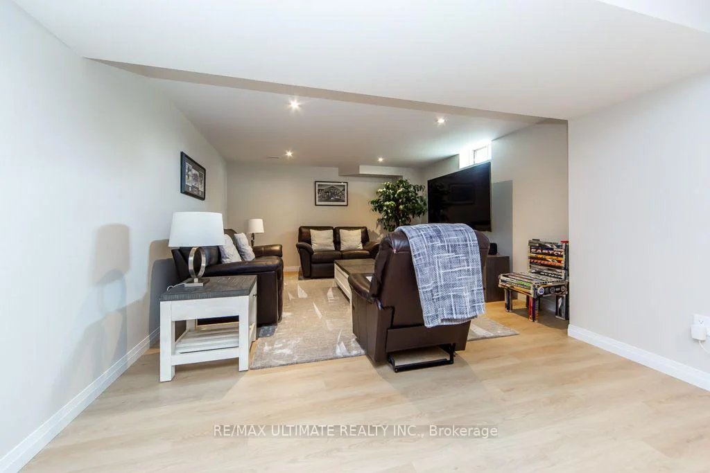 Photo 79 of Unit 6, 100 Watershore Drive, Hamilton, Lakeshore — HOMEH