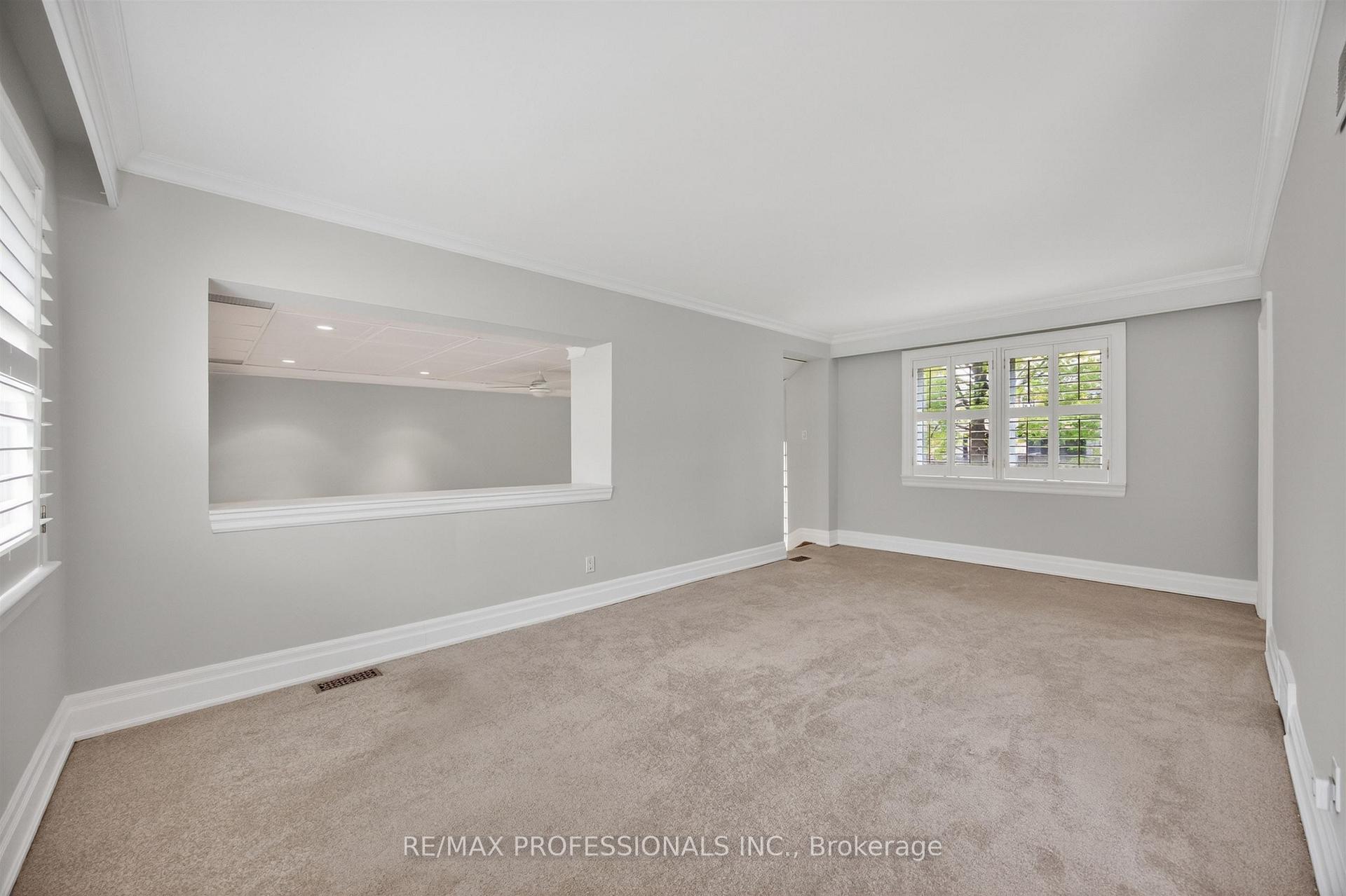 Photo 6 of 27 Nottingham Drive, Etobicoke, Edenbridge-Humber Valley — HOMEH