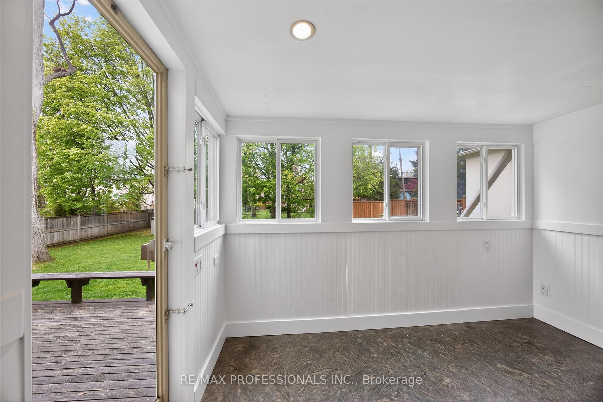Photo 21 of 27 Nottingham Drive, Etobicoke, Edenbridge-Humber Valley — HOMEH