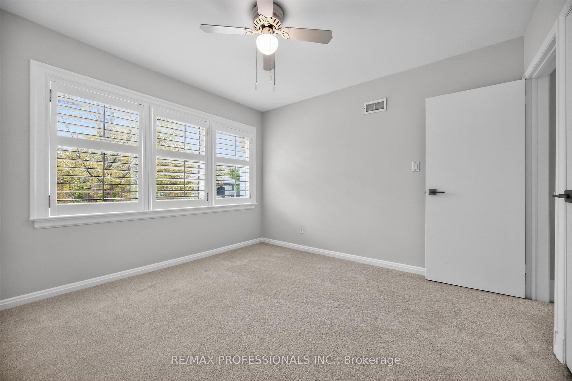 Photo 32 of 27 Nottingham Drive, Etobicoke, Edenbridge-Humber Valley — HOMEH