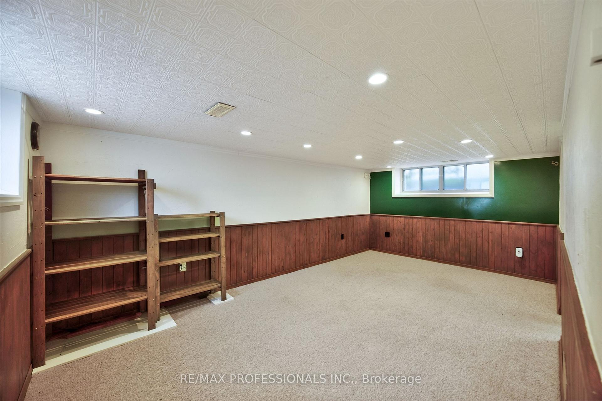 Photo 37 of 27 Nottingham Drive, Etobicoke, Edenbridge-Humber Valley — HOMEH