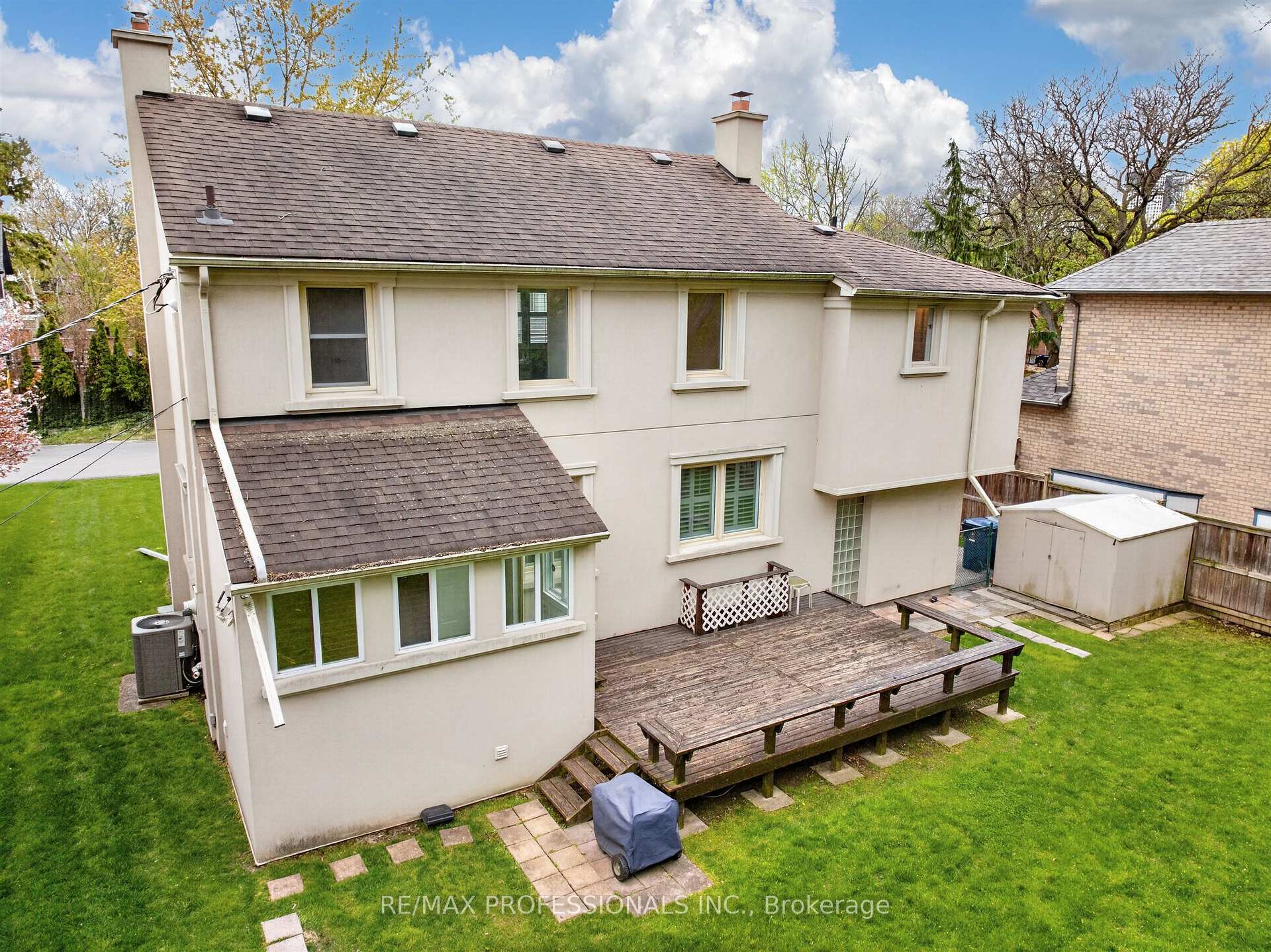 Photo 41 of 27 Nottingham Drive, Etobicoke, Edenbridge-Humber Valley — HOMEH
