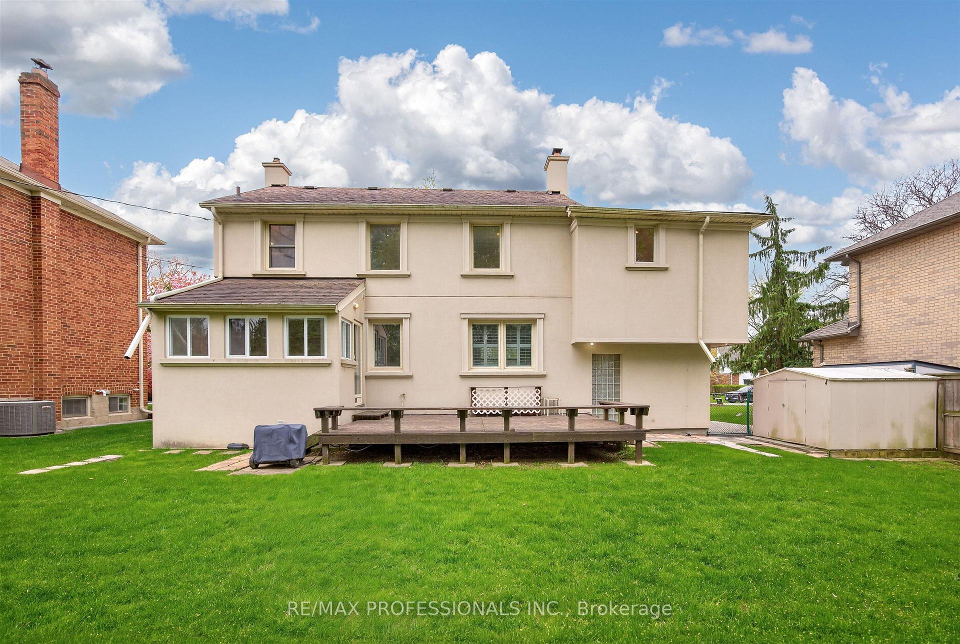 Photo 42 of 27 Nottingham Drive, Etobicoke, Edenbridge-Humber Valley — HOMEH