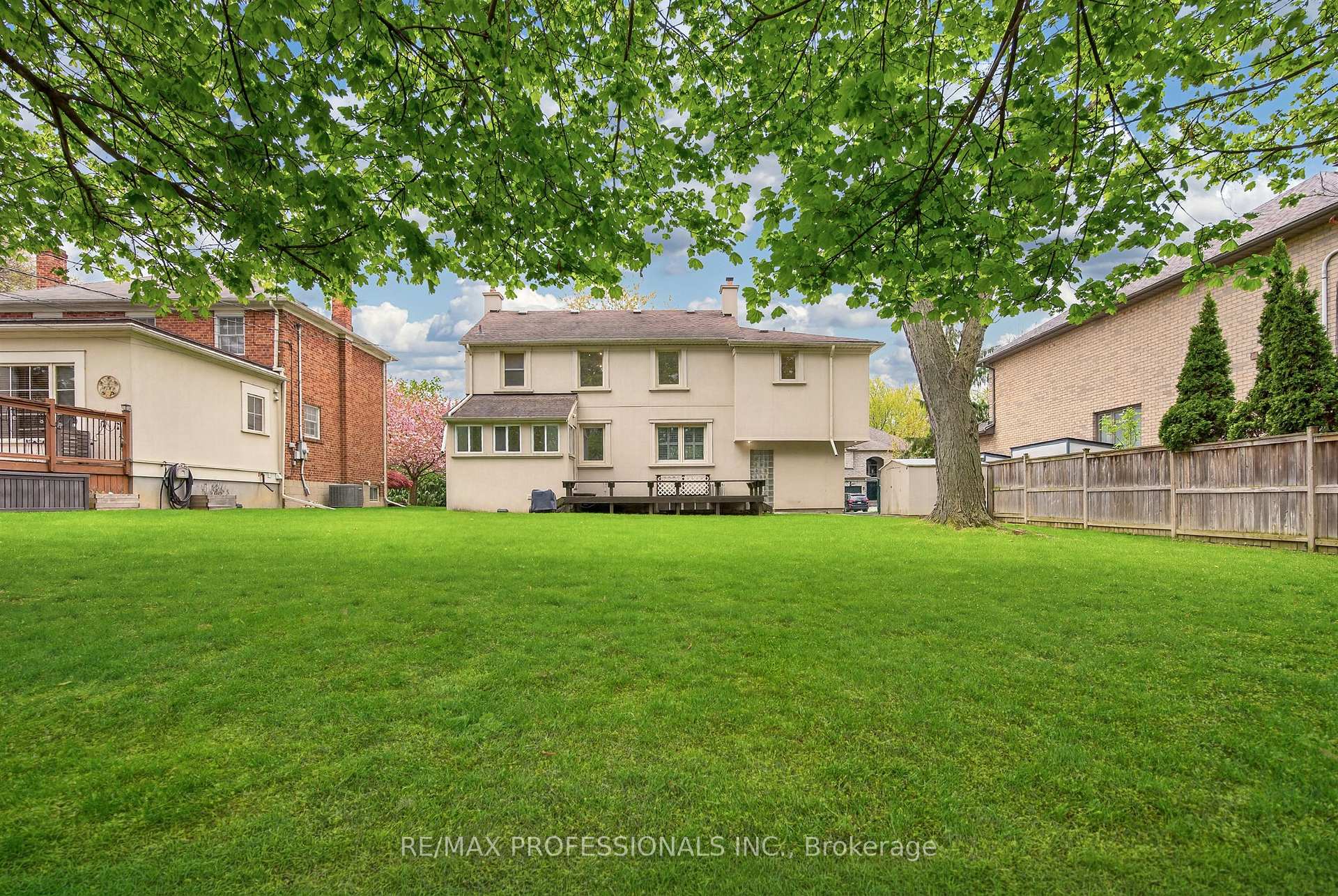 Photo 43 of 27 Nottingham Drive, Etobicoke, Edenbridge-Humber Valley — HOMEH