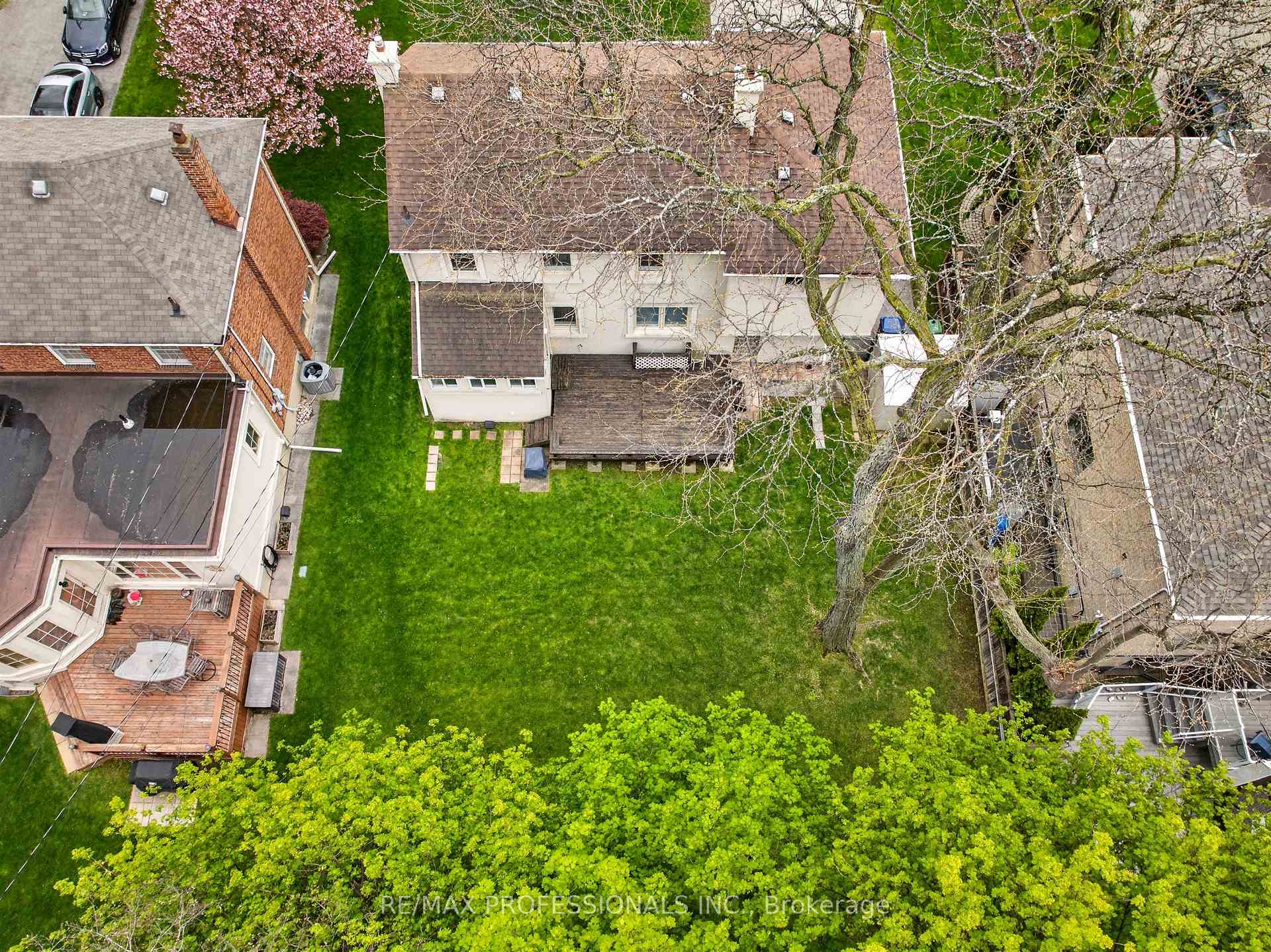 Photo 48 of 27 Nottingham Drive, Etobicoke, Edenbridge-Humber Valley — HOMEH