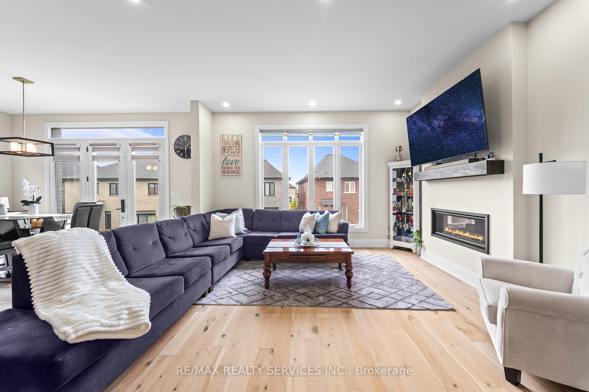 Photo 8 of 130 Pondcliffe Drive, Kitchener, Doon South — HOMEH