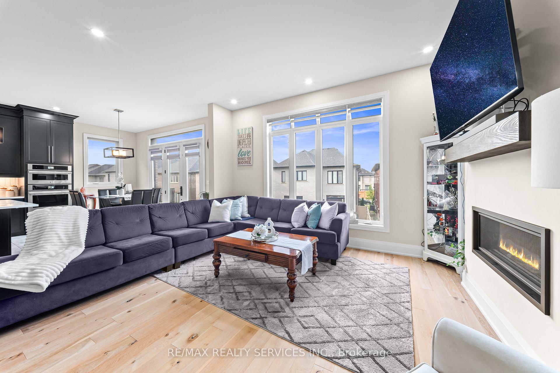 Photo 9 of 130 Pondcliffe Drive, Kitchener, Doon South — HOMEH