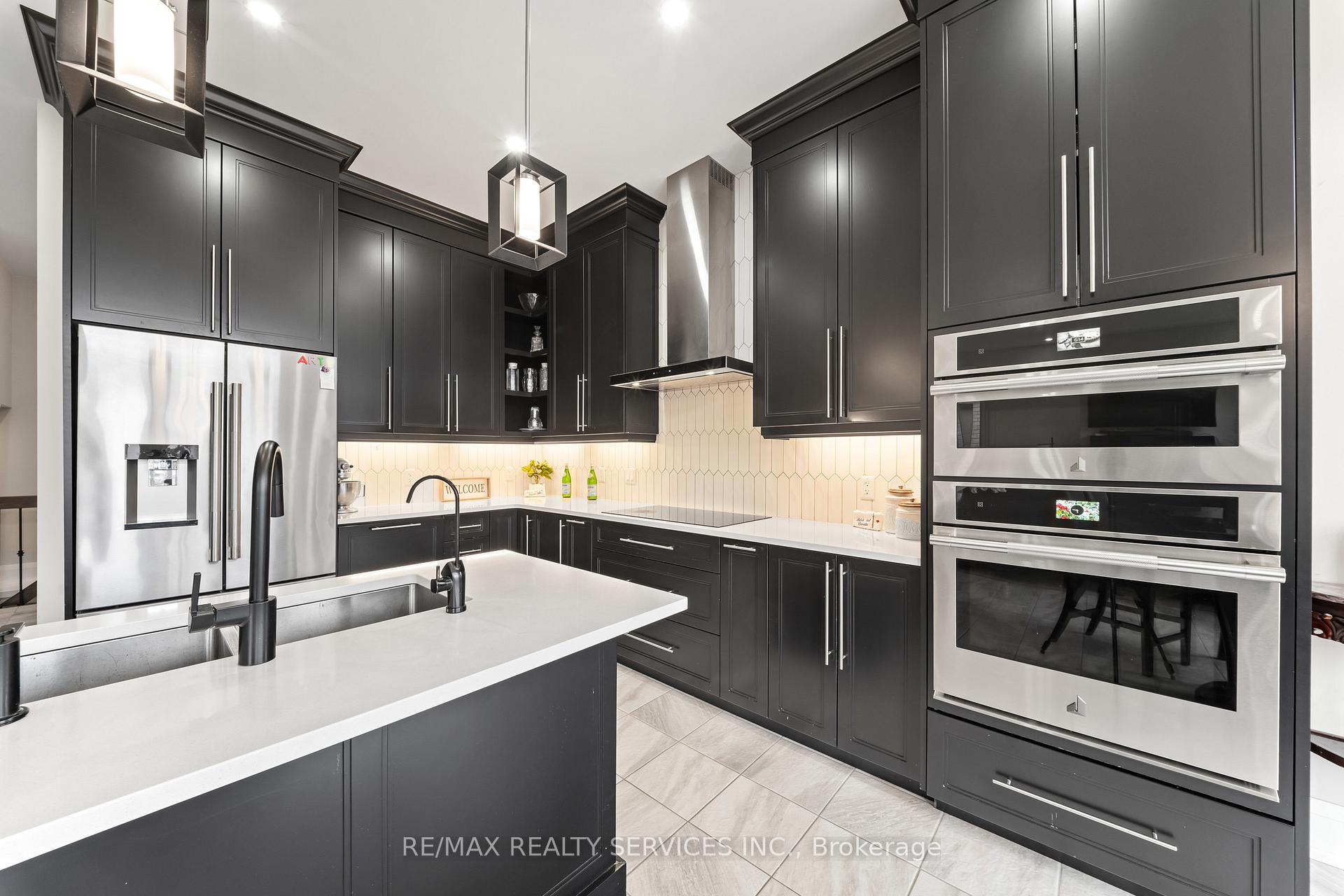 Photo 15 of 130 Pondcliffe Drive, Kitchener, Doon South — HOMEH