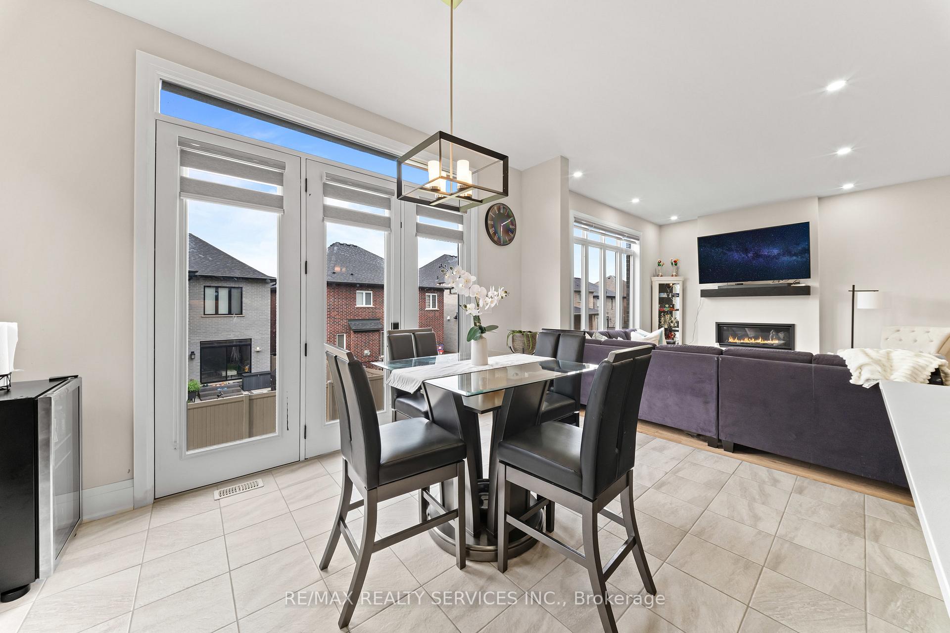 Photo 20 of 130 Pondcliffe Drive, Kitchener, Doon South — HOMEH