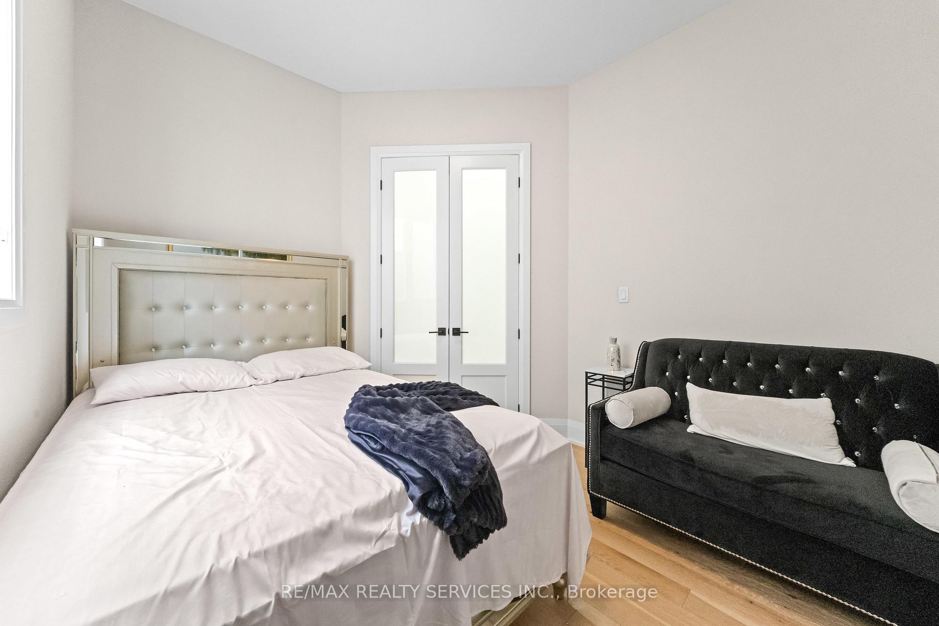 Photo 22 of 130 Pondcliffe Drive, Kitchener, Doon South — HOMEH