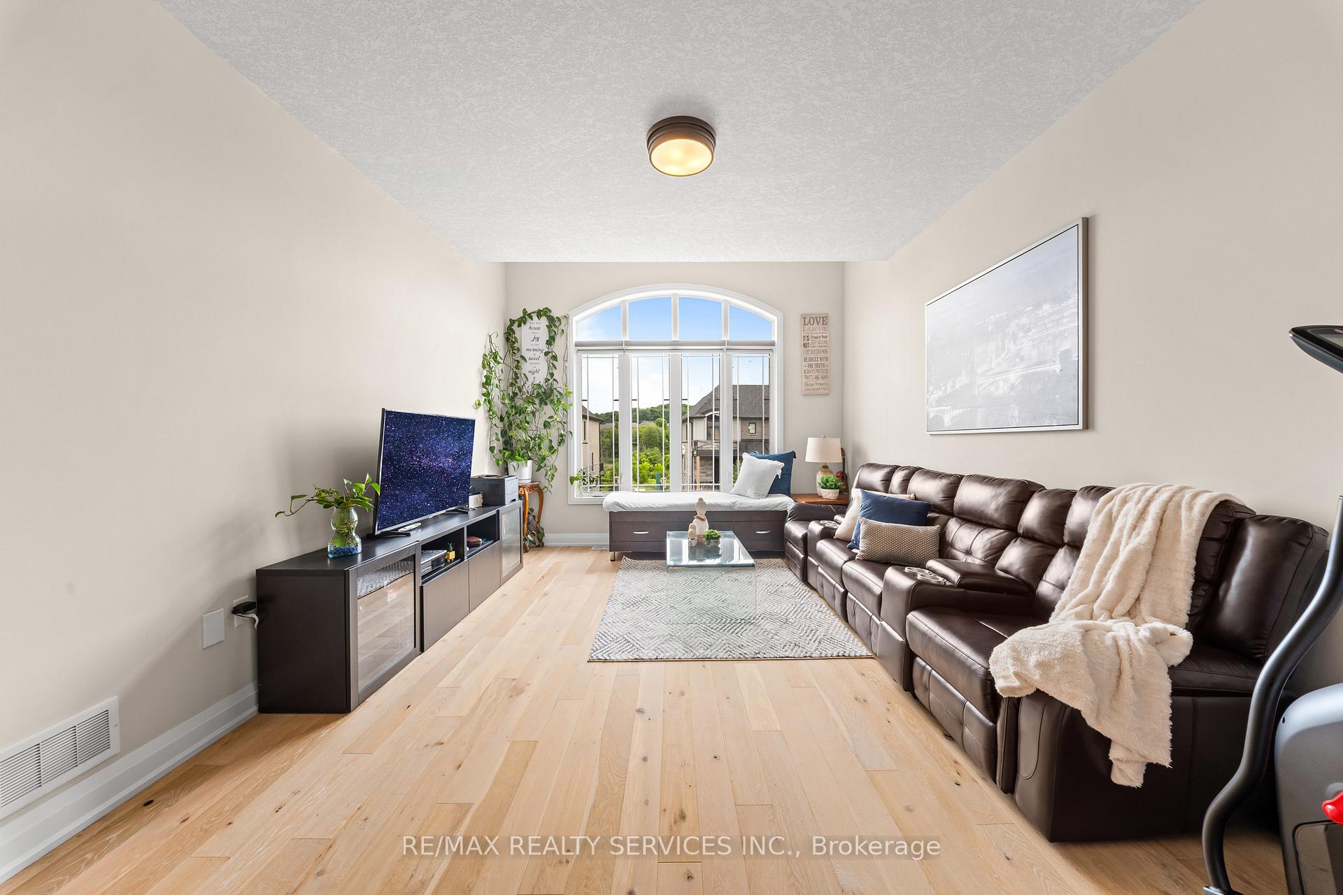 Photo 26 of 130 Pondcliffe Drive, Kitchener, Doon South — HOMEH