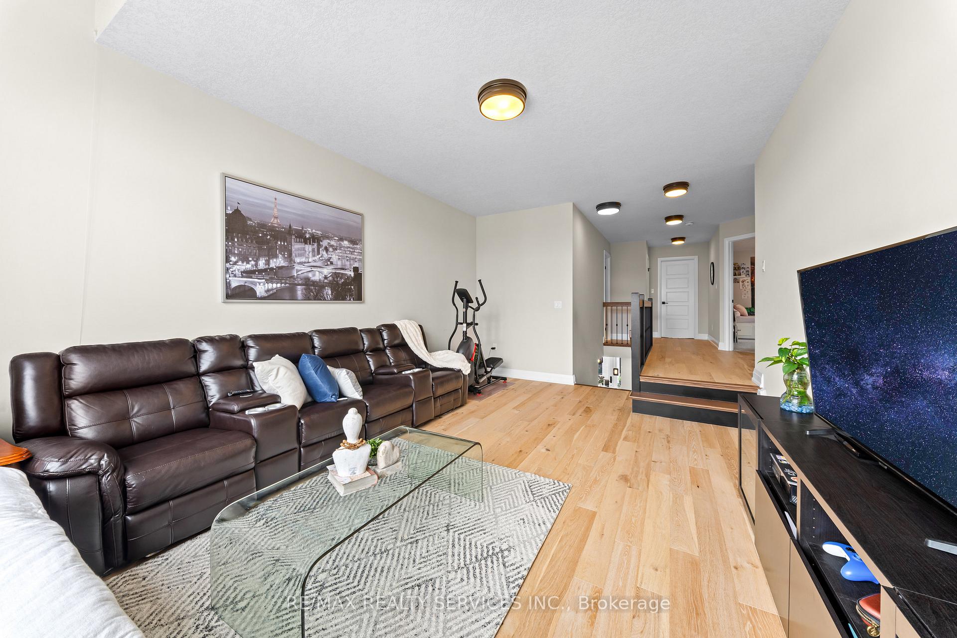 Photo 27 of 130 Pondcliffe Drive, Kitchener, Doon South — HOMEH