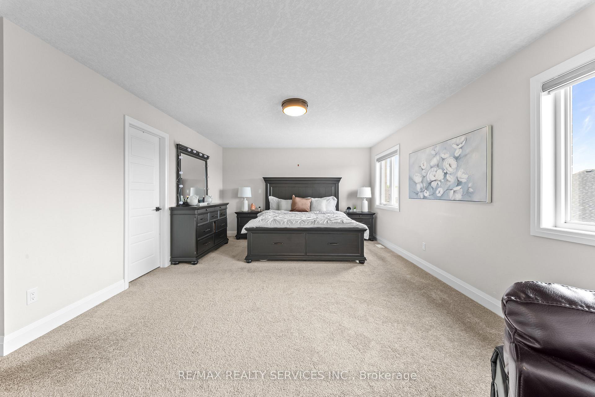 Photo 30 of 130 Pondcliffe Drive, Kitchener, Doon South — HOMEH