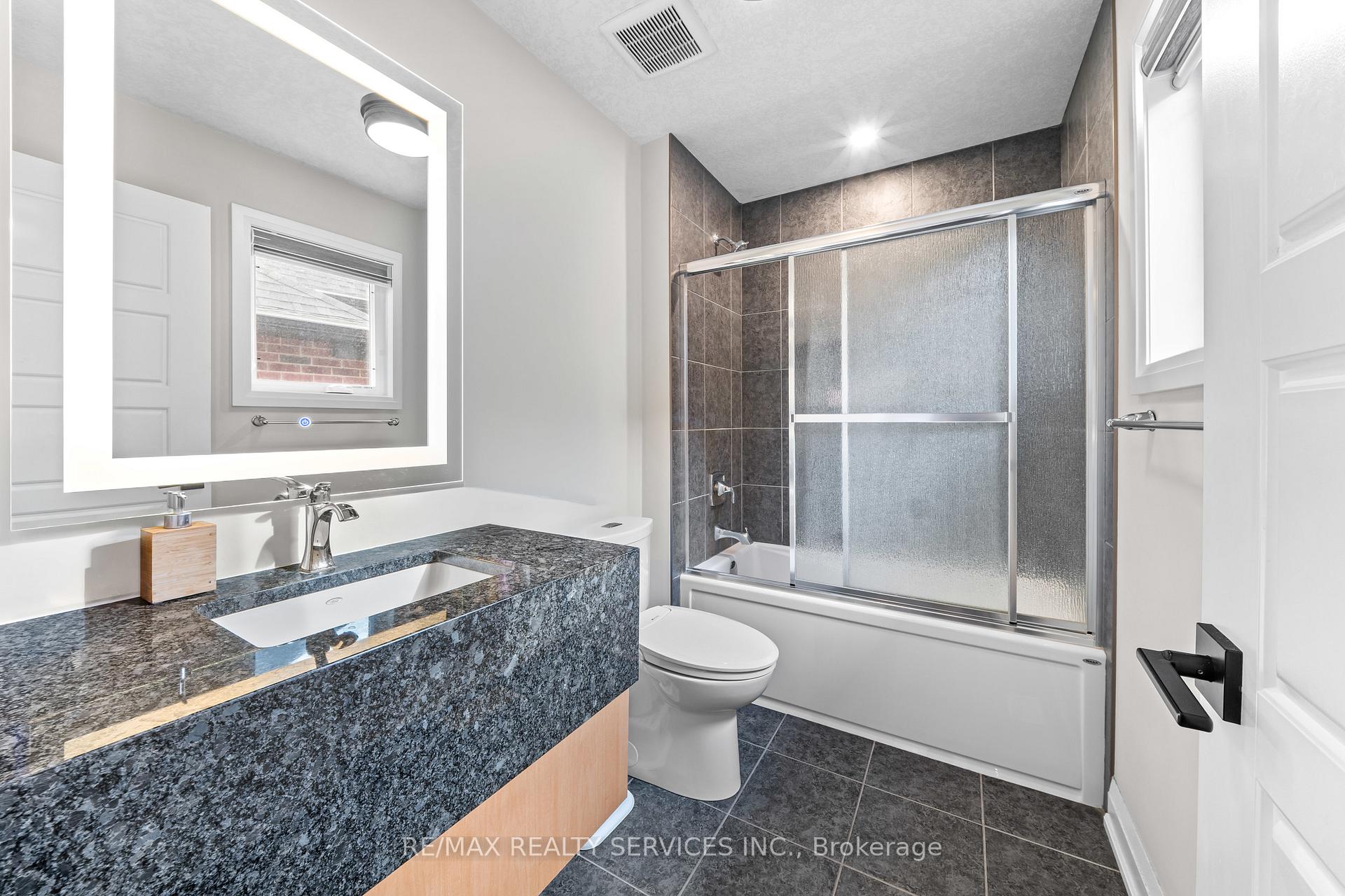 Photo 36 of 130 Pondcliffe Drive, Kitchener, Doon South — HOMEH