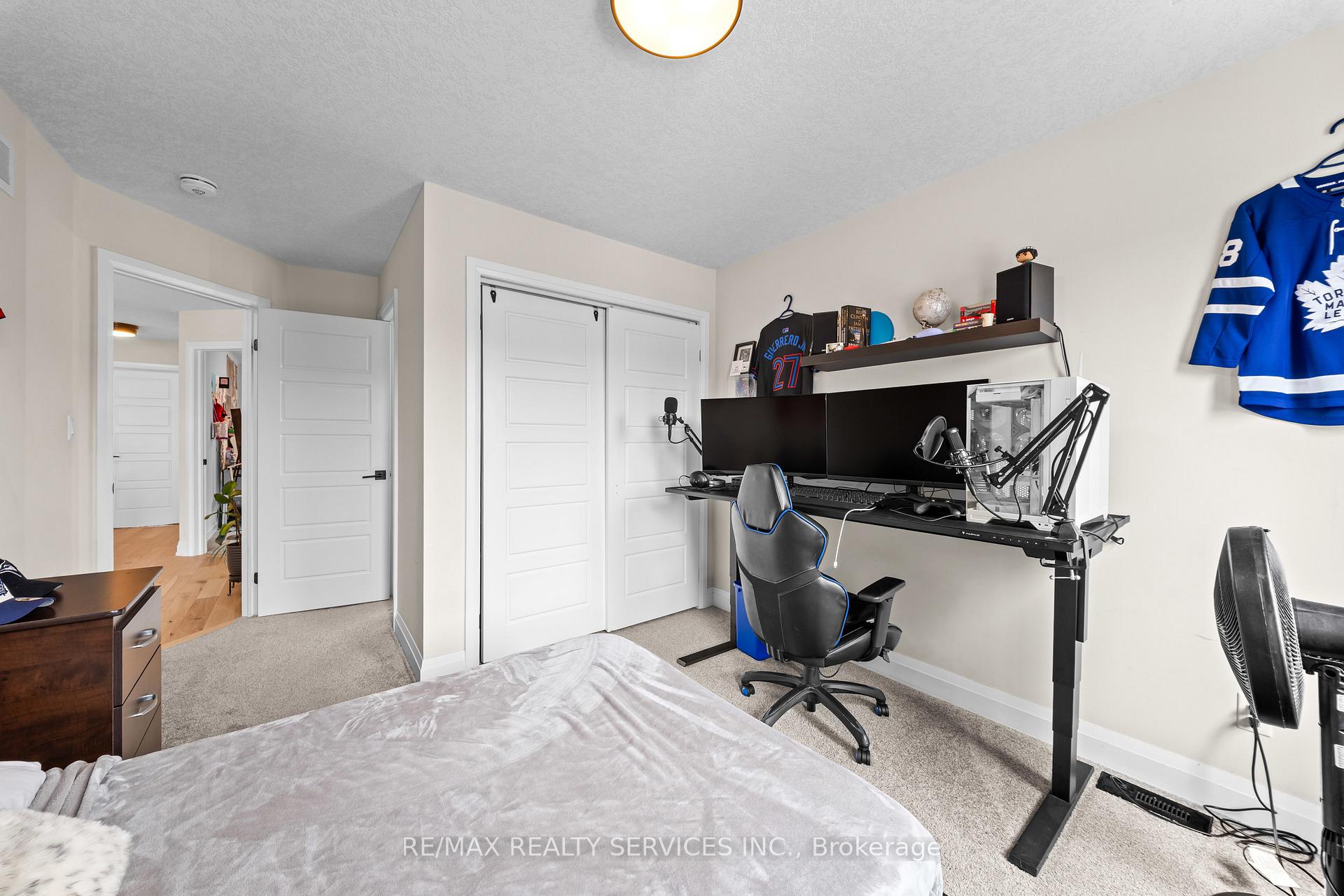 Photo 39 of 130 Pondcliffe Drive, Kitchener, Doon South — HOMEH