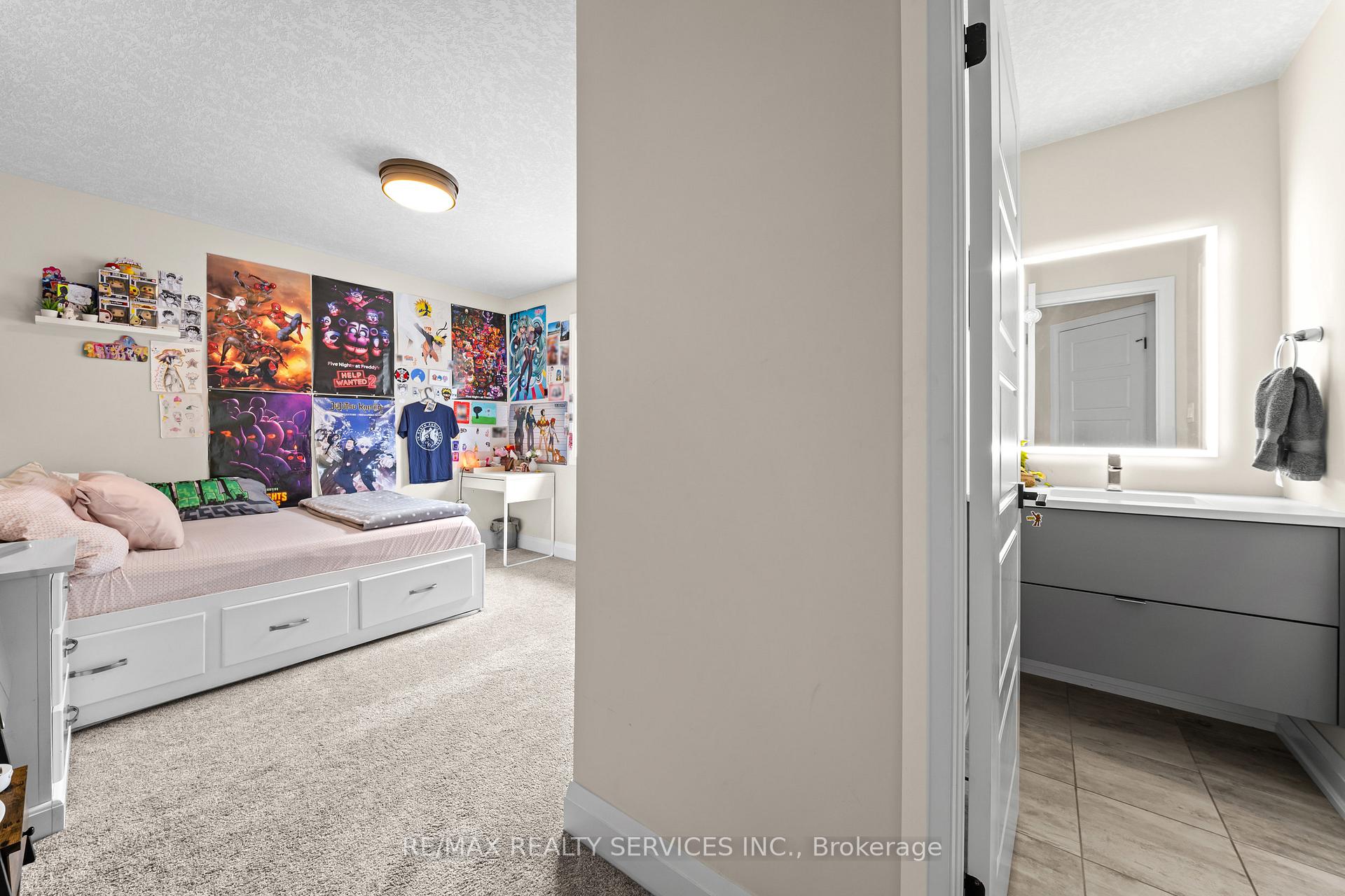 Photo 42 of 130 Pondcliffe Drive, Kitchener, Doon South — HOMEH