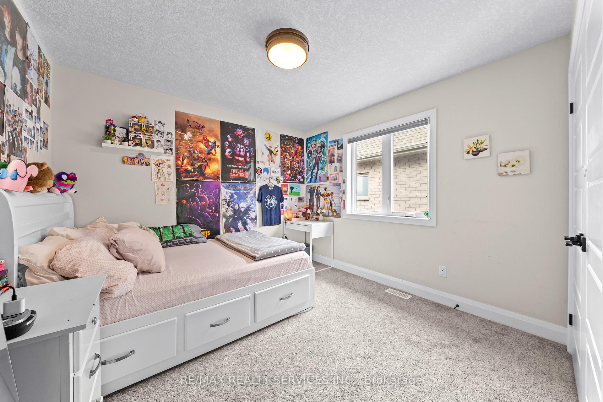 Photo 43 of 130 Pondcliffe Drive, Kitchener, Doon South — HOMEH
