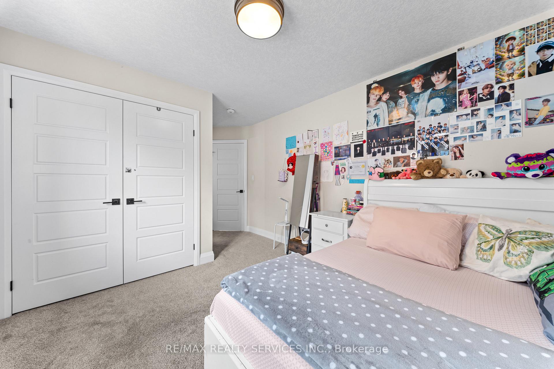 Photo 44 of 130 Pondcliffe Drive, Kitchener, Doon South — HOMEH