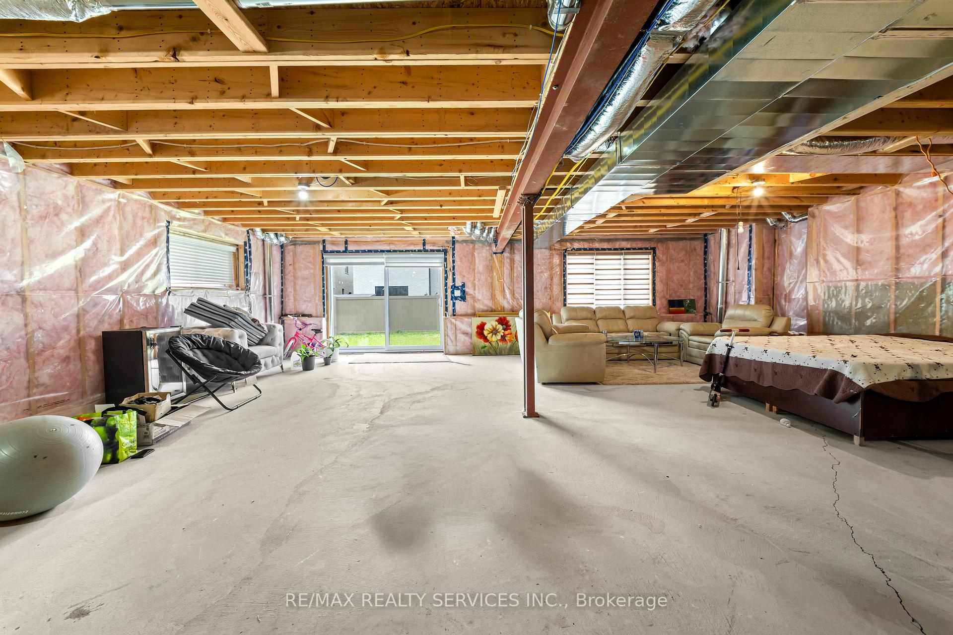 Photo 46 of 130 Pondcliffe Drive, Kitchener, Doon South — HOMEH