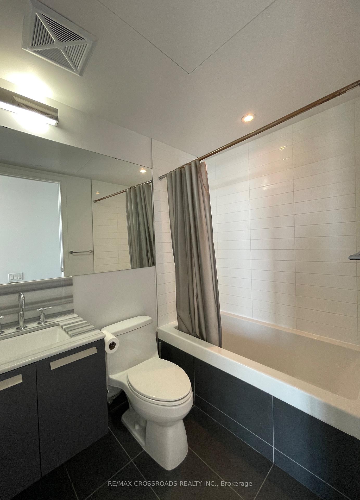Photo 5 of Unit 4305, 42 Charles Street E, Toronto, Church-Yonge Corridor — HOMEH