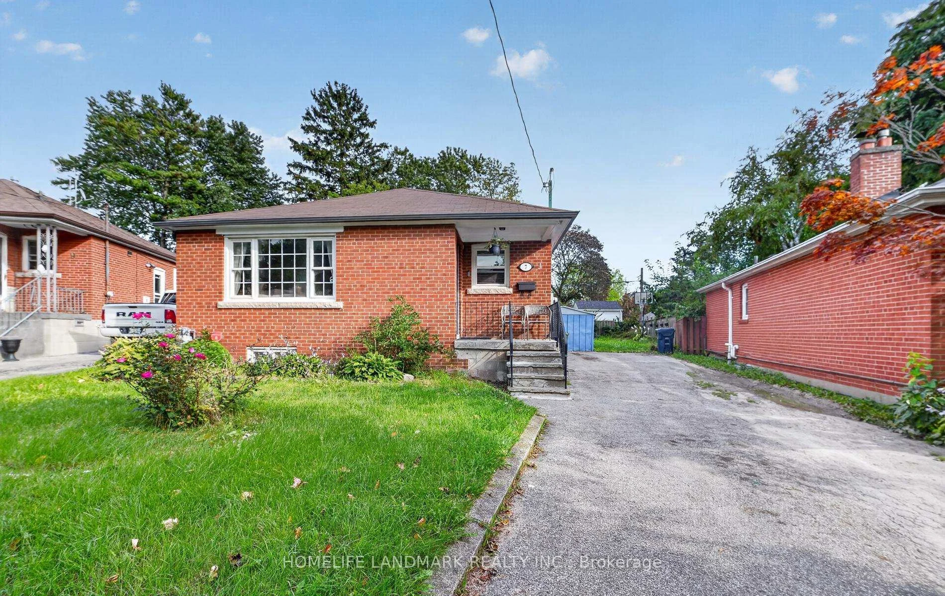 Photo 14 of 7 Baudina Crescent, Scarborough, Birchcliffe-Cliffside — HOMEH