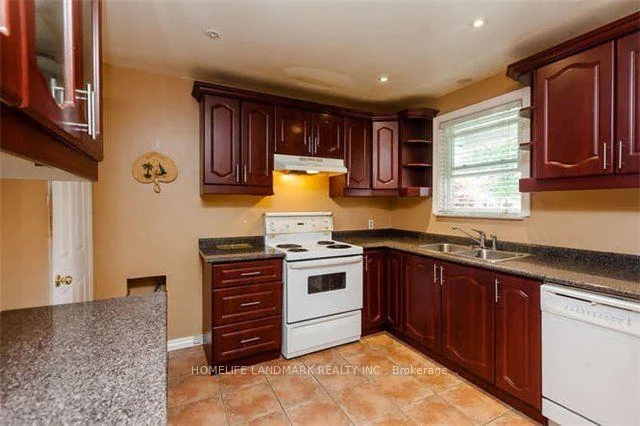 Photo 25 of 7 Baudina Crescent, Scarborough, Birchcliffe-Cliffside — HOMEH
