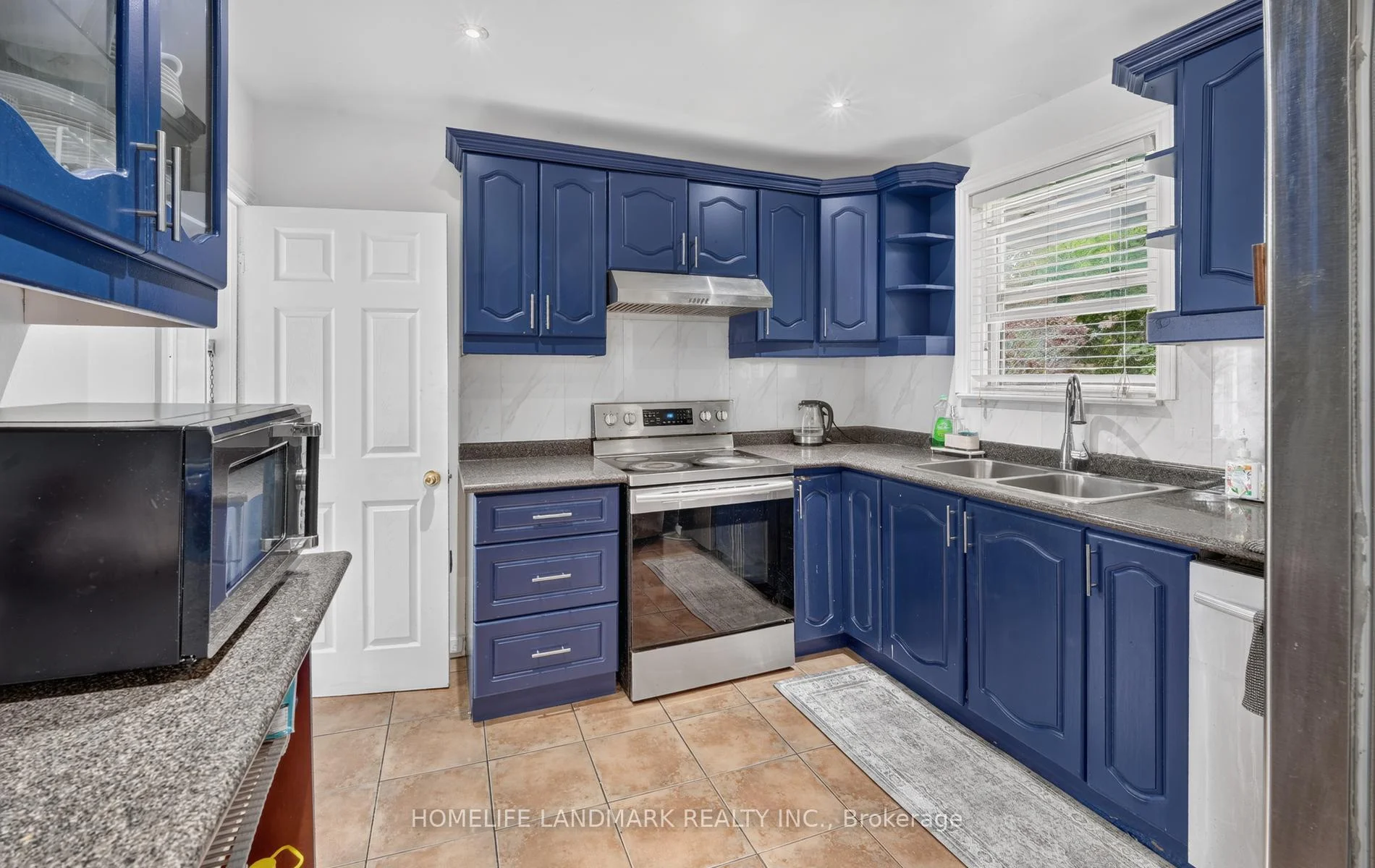 Photo 34 of 7 Baudina Crescent, Scarborough, Birchcliffe-Cliffside — HOMEH