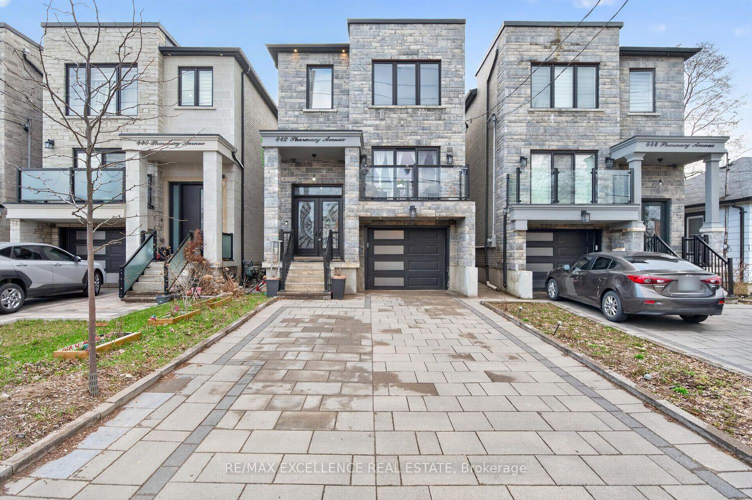 Photo 3 of 442 Pharmacy Avenue S, Scarborough, Clairlea-Birchmount — HOMEH