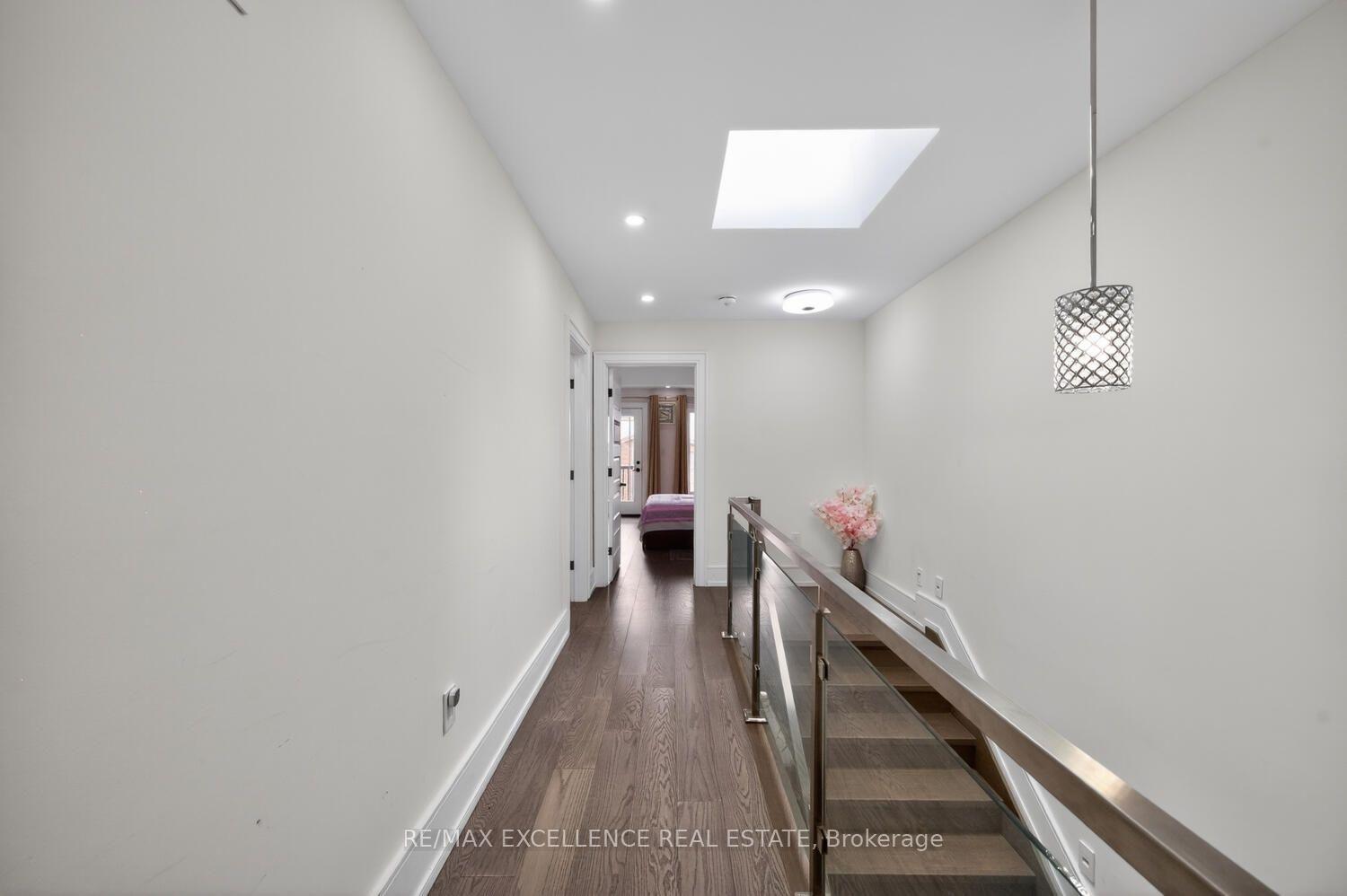 Photo 24 of 442 Pharmacy Avenue S, Scarborough, Clairlea-Birchmount — HOMEH