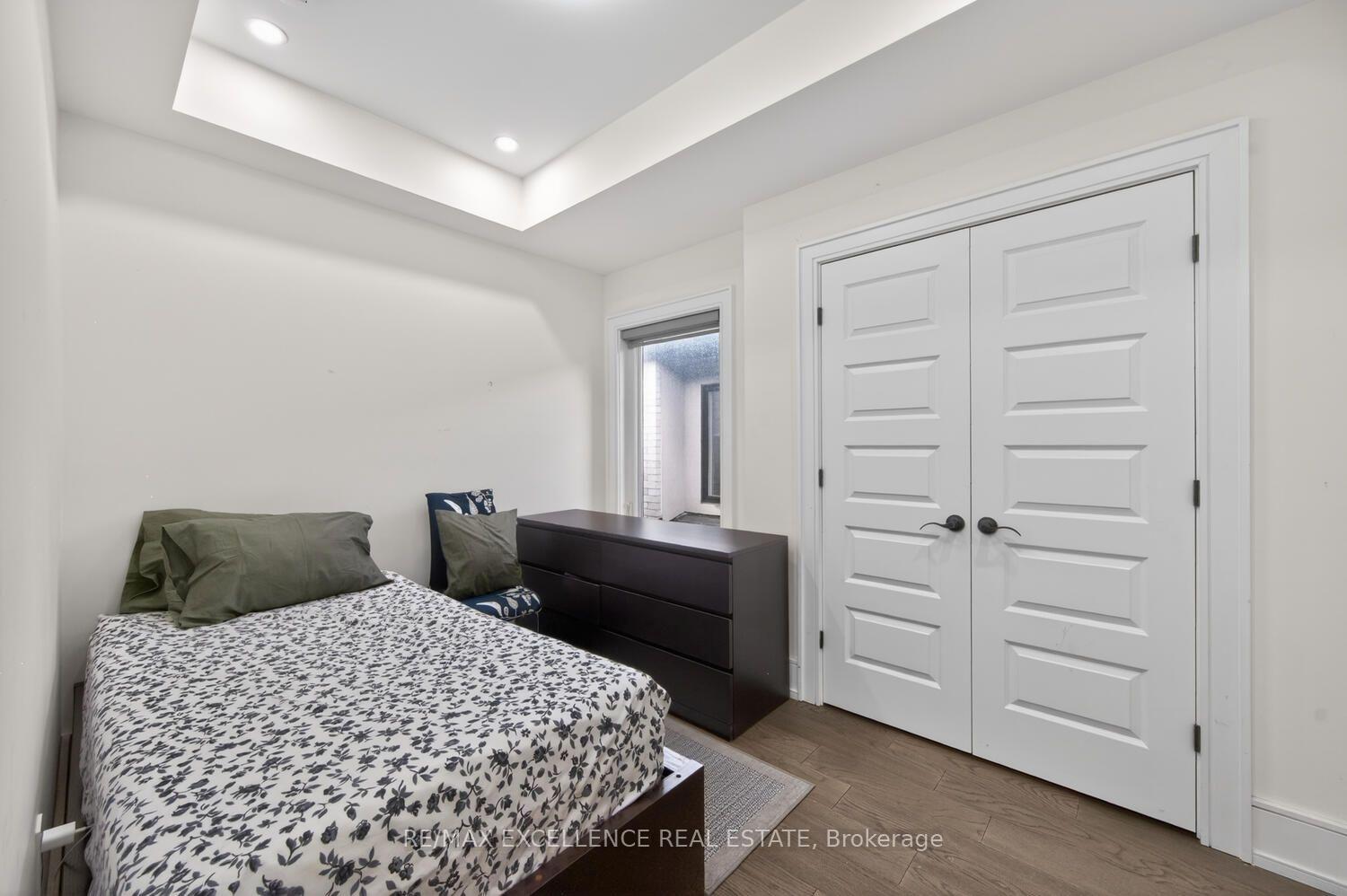 Photo 33 of 442 Pharmacy Avenue S, Scarborough, Clairlea-Birchmount — HOMEH