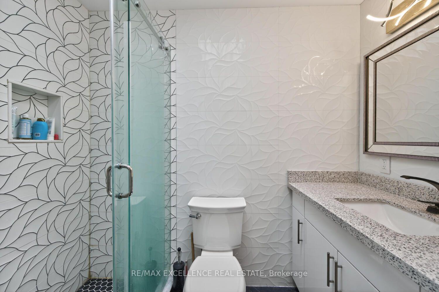 Photo 37 of 442 Pharmacy Avenue S, Scarborough, Clairlea-Birchmount — HOMEH