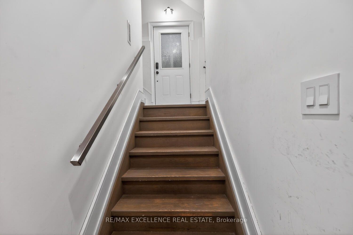 Photo 39 of 442 Pharmacy Avenue S, Scarborough, Clairlea-Birchmount — HOMEH