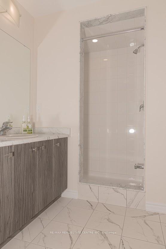 Photo 14 of 386 Barker Parkway, Thorold, Rolling Meadows — HOMEH