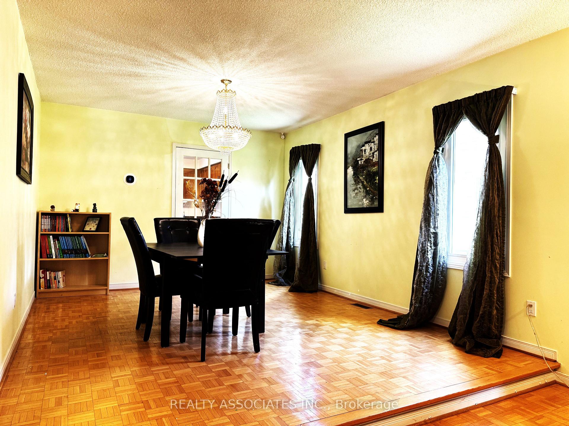Photo 4 of 46 Lagani Avenue, Richmond Hill, Doncrest — HOMEH