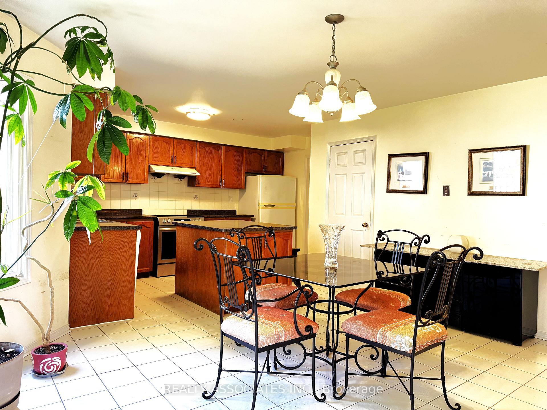 Photo 9 of 46 Lagani Avenue, Richmond Hill, Doncrest — HOMEH