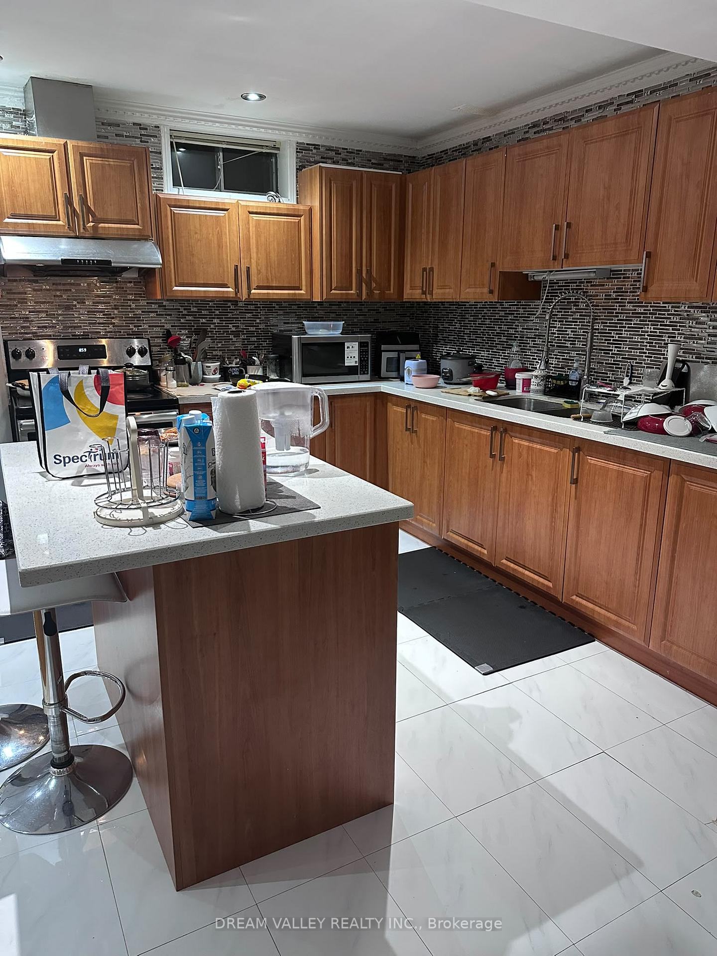 Photo 5 of Unit Basement, 275 Waterford Gate, Pickering, Highbush — HOMEH