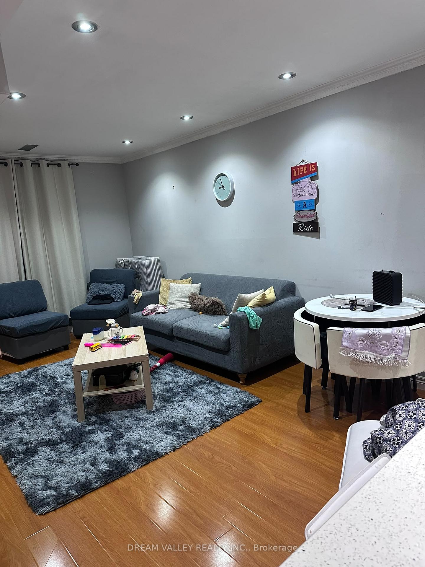 Photo 3 of Unit Basement, 275 Waterford Gate, Pickering, Highbush — HOMEH