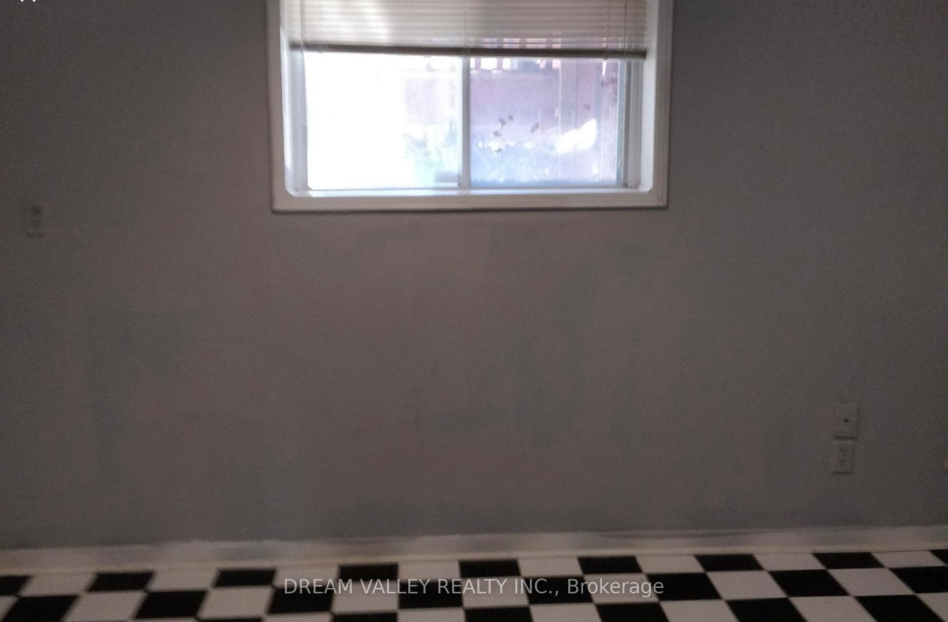 Photo 7 of Unit Basement, 275 Waterford Gate, Pickering, Highbush — HOMEH
