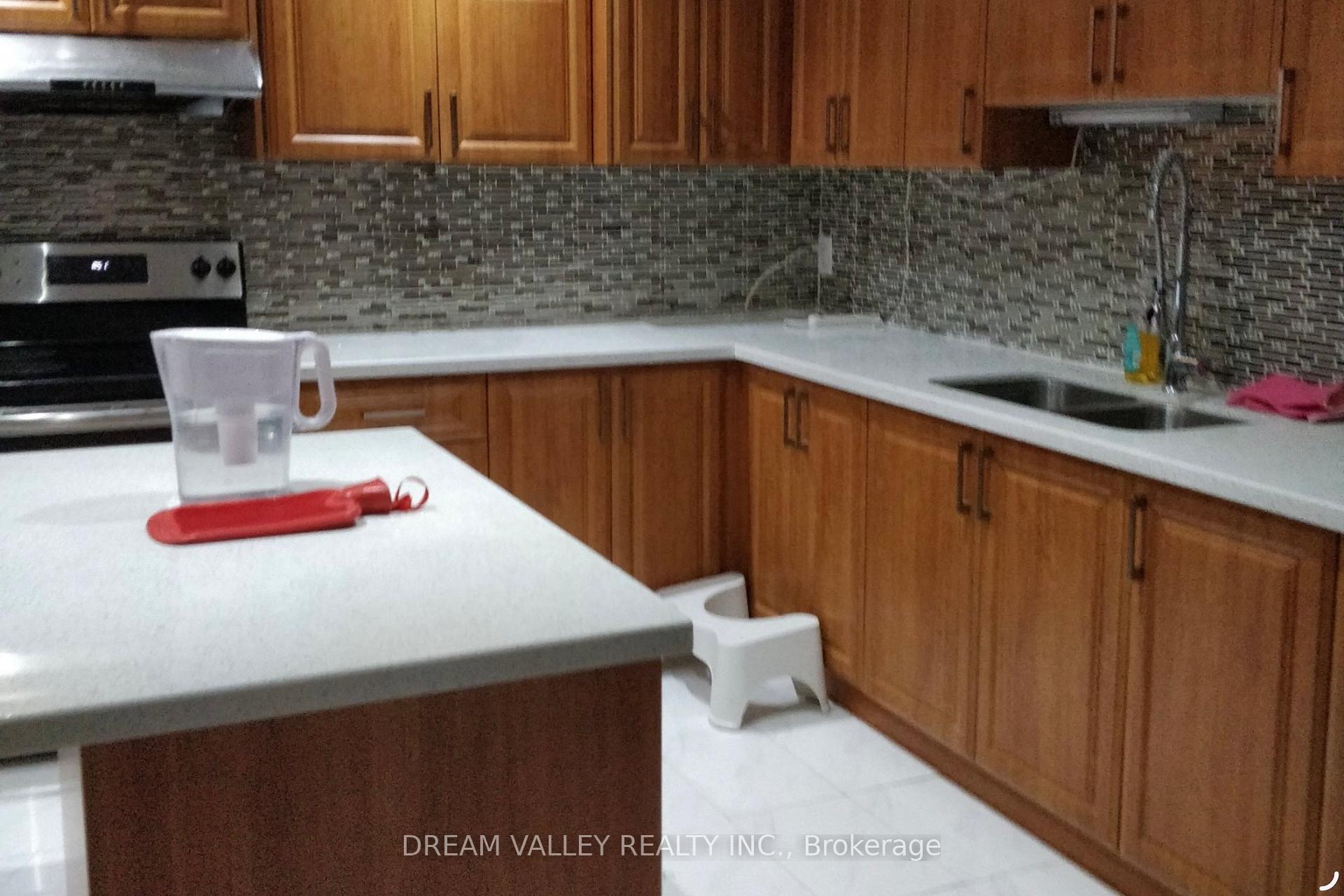 Photo 14 of Unit Basement, 275 Waterford Gate, Pickering, Highbush — HOMEH