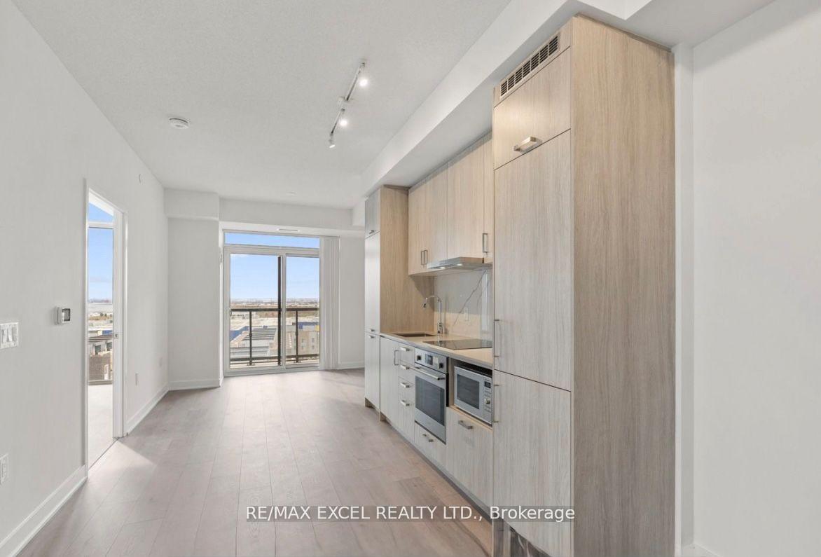 Photo 4 of Unit 820, 60 Honeycrisp Crescent, Vaughan, Vaughan Corporate Centre — HOMEH