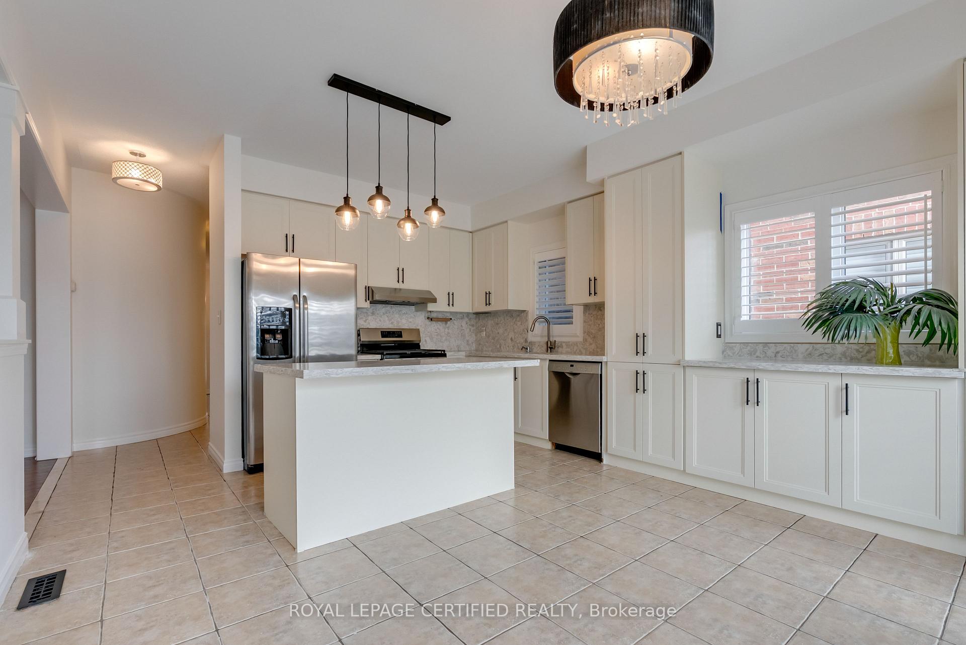 Photo 9 of 3053 Ferguson Drive, Burlington, Alton — HOMEH