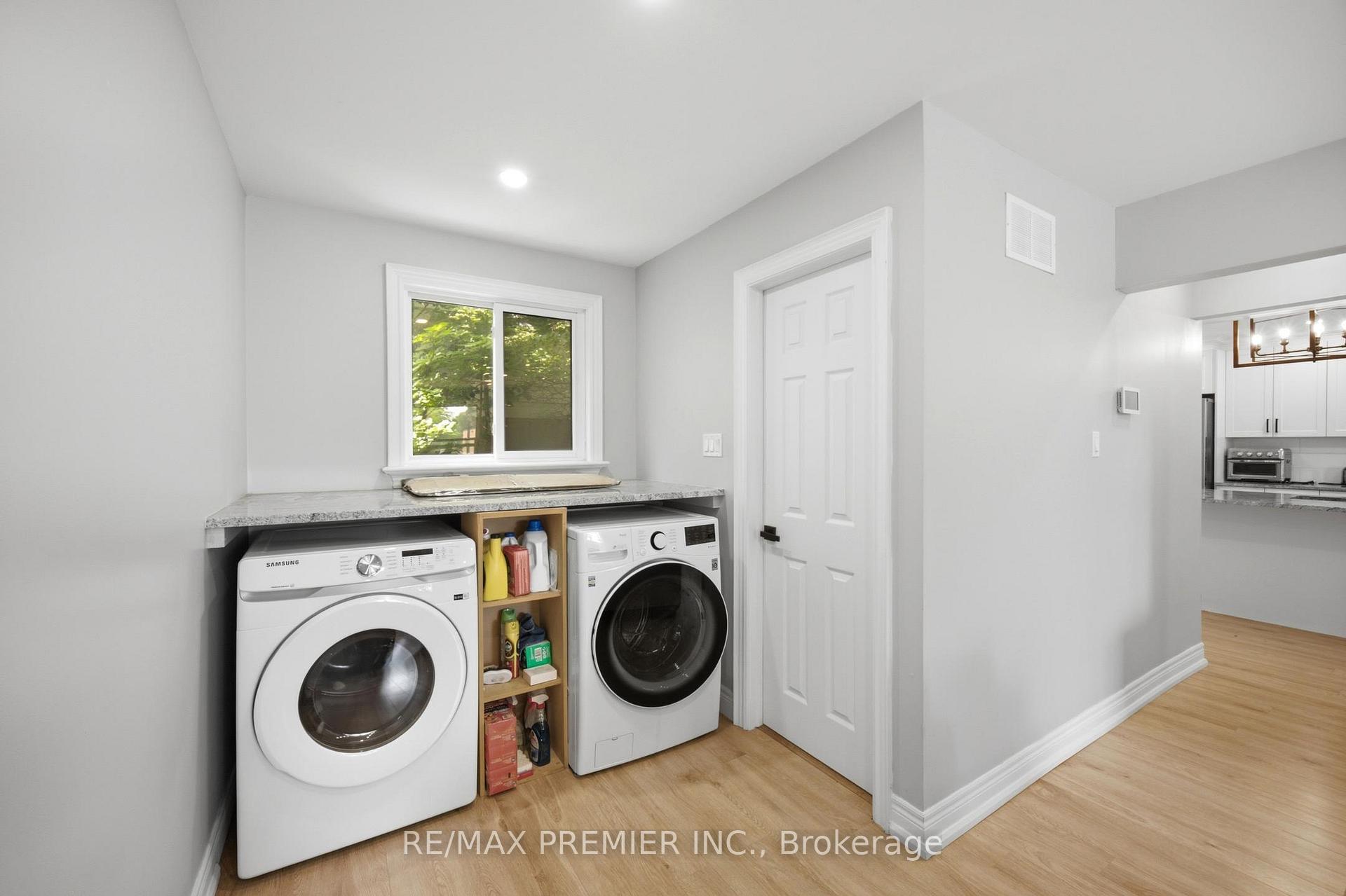 Photo 8 of 115 William Roe Boulevard, Newmarket, Central Newmarket — HOMEH