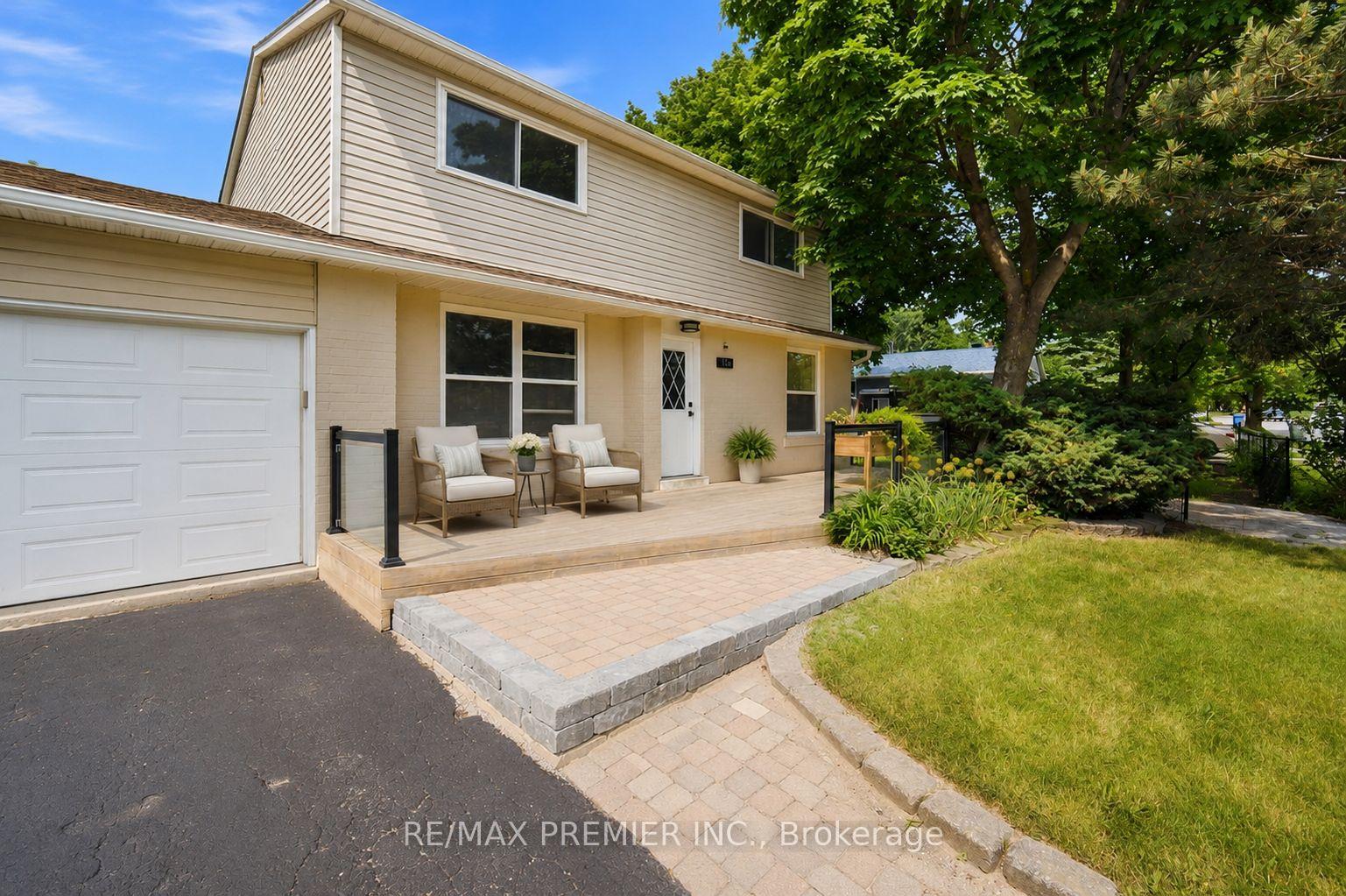 Photo 23 of 115 William Roe Boulevard, Newmarket, Central Newmarket — HOMEH